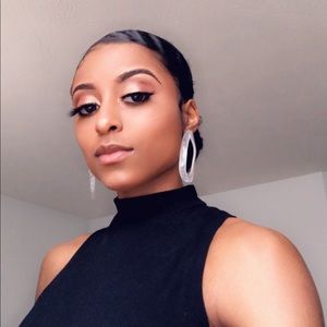 Meet your Posher, Briana